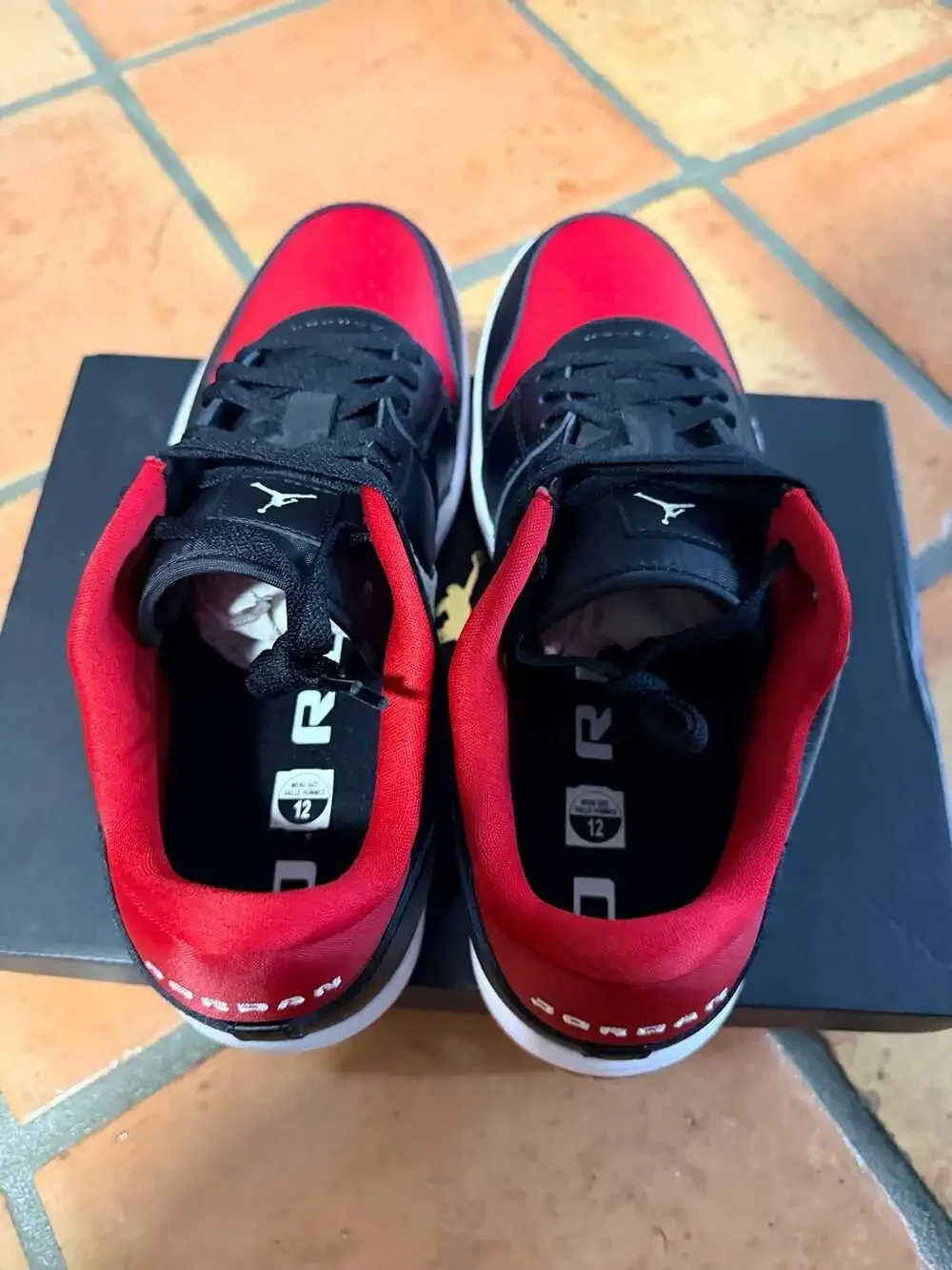 Jordan Court Connect Low Men's Sneakers - Black/Gym Red/White